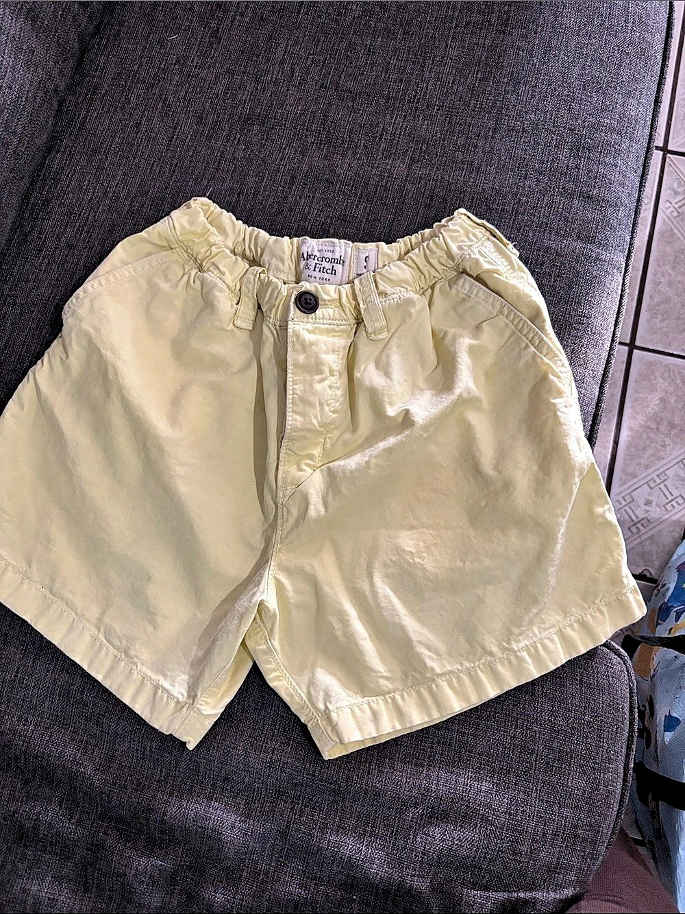 Abercrombie & Fitch Yellow Shorts Size Small